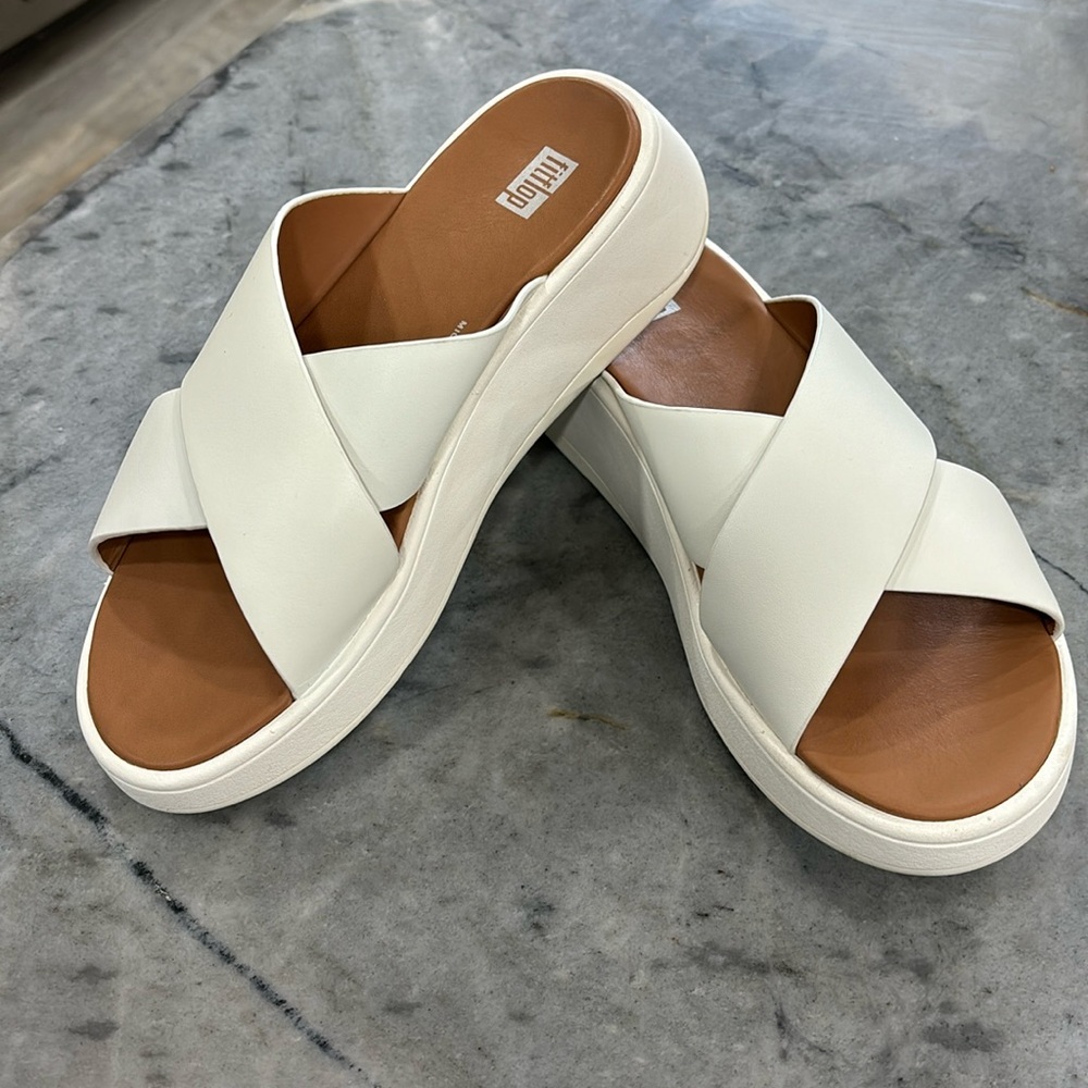 Fitflop flatform cross slides cream size 7